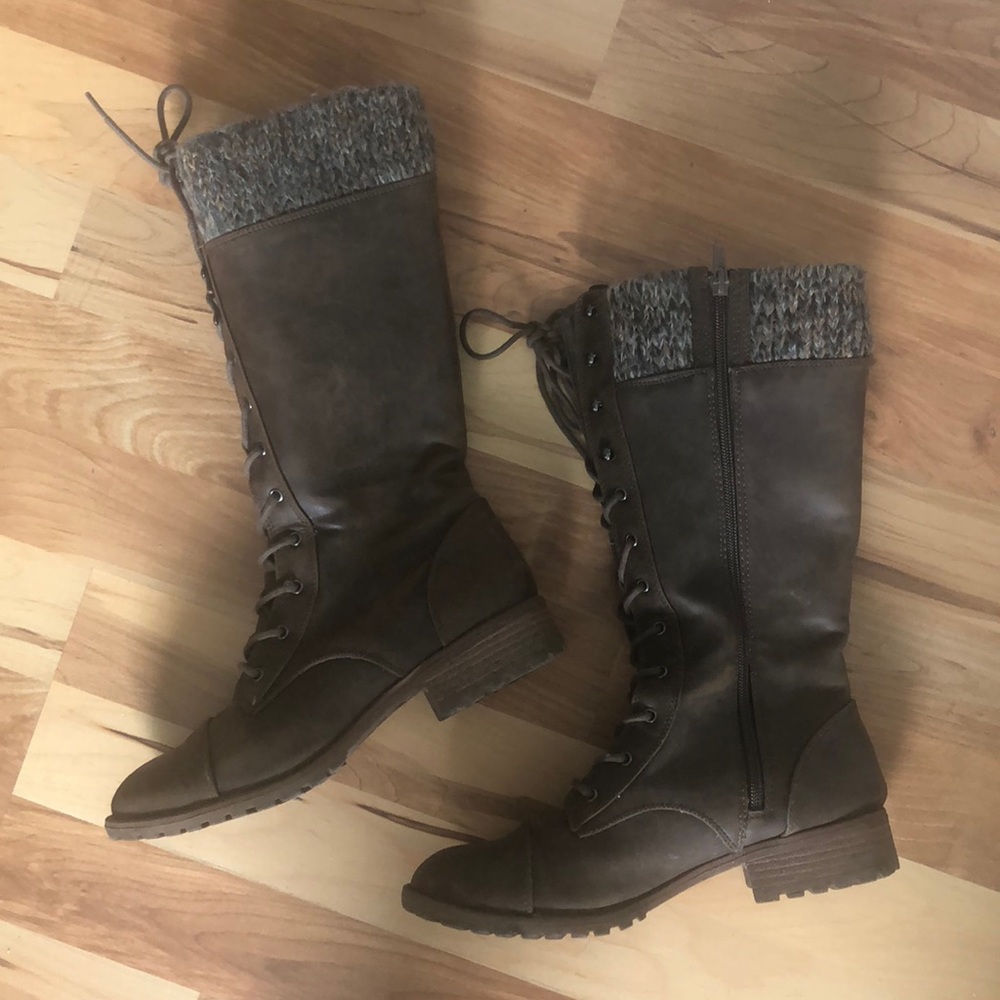 Calf high winter boots